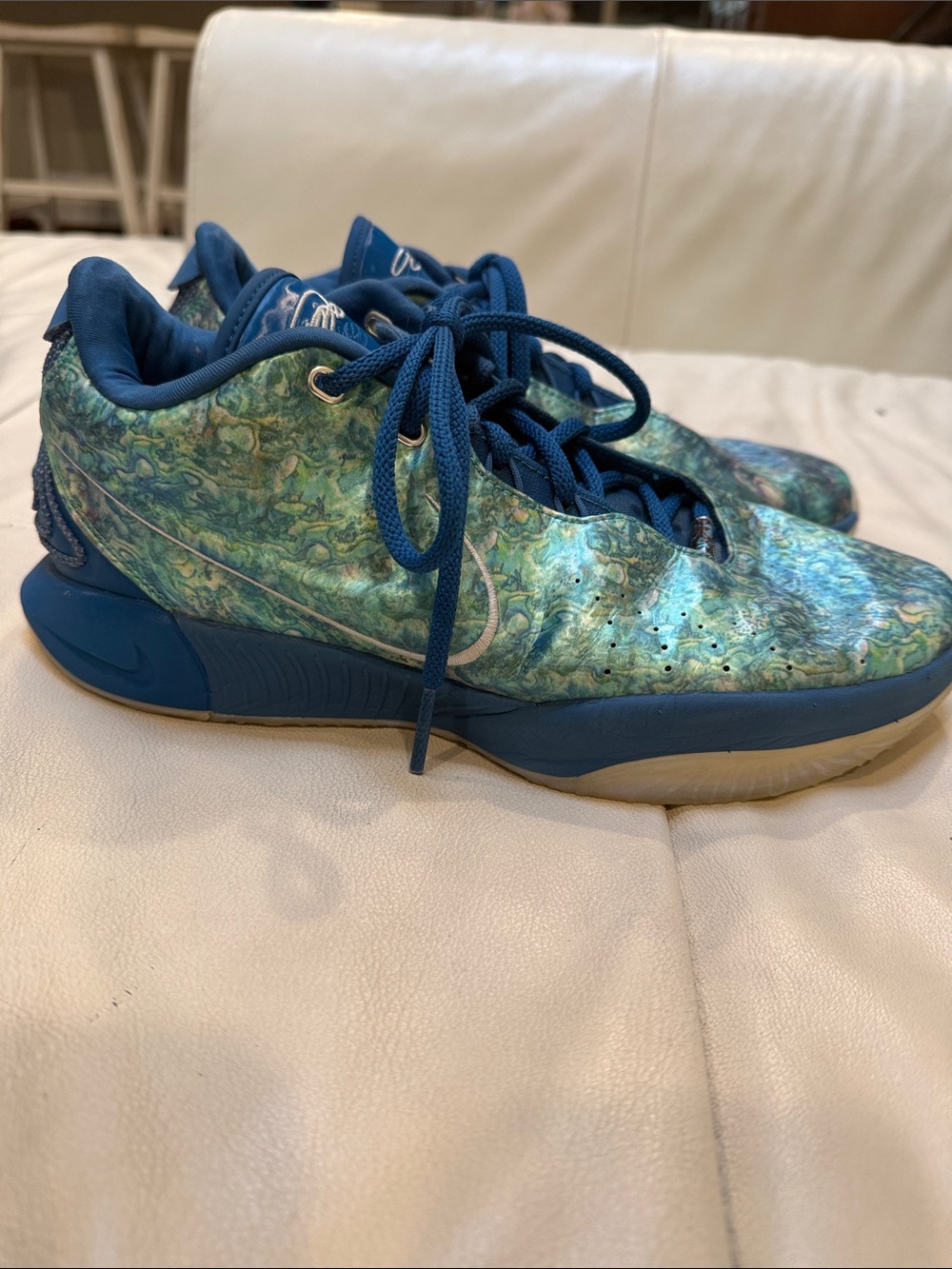 Nike LeBron 21 Abalone men’s basketball shoes size 10